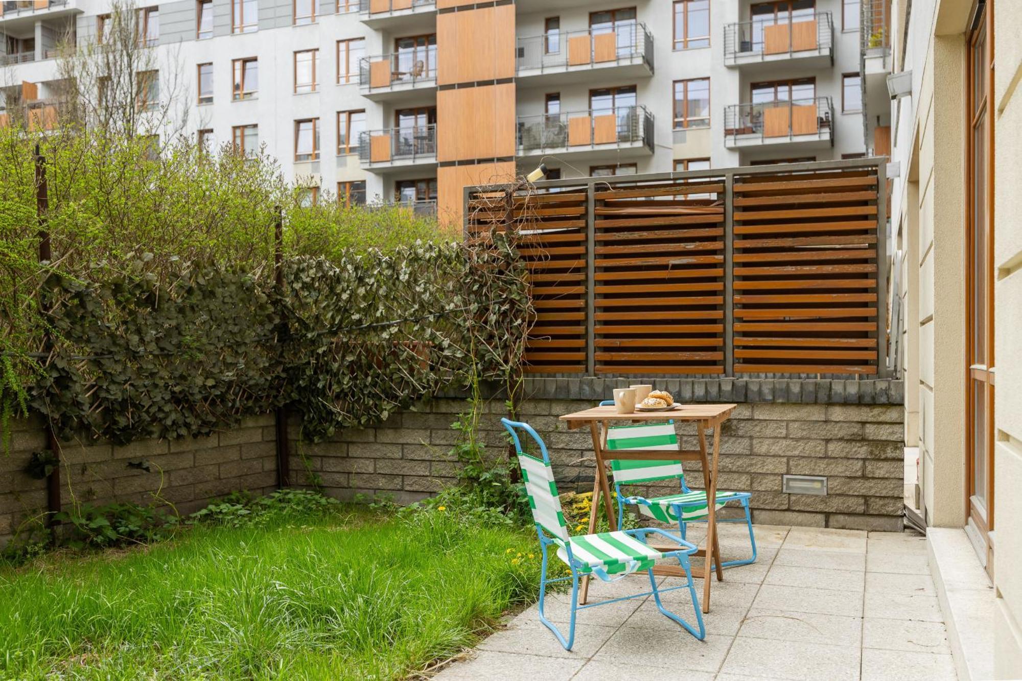 Beautiful With Spacious Terrace By Renters Apartament *