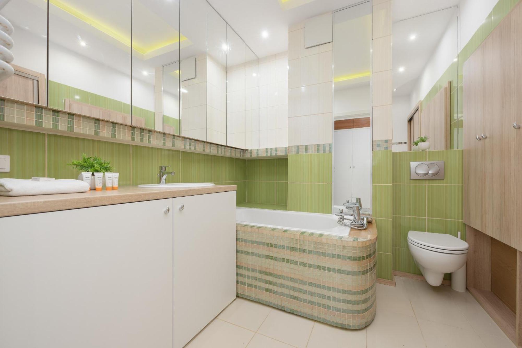 Beautiful With Spacious Terrace By Renters Warszawa